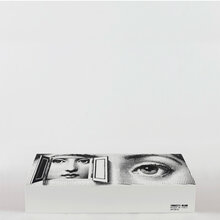 mariella-fornasetti-box-eye-grey-background-produktbild-