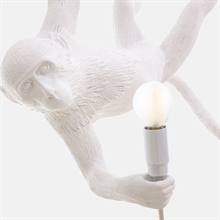 mariella_seletti_monkey_lamp_swing_white_closeup_lamp